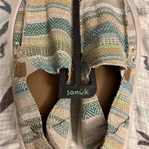 Sanuk Women's Multicolor Slip-On Shoes size 11